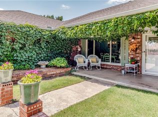 11409 Carriage Dr, Yukon, OK 73099