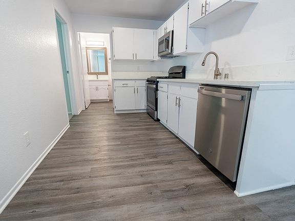 5th image of 226 S Serrano Ave APT 301