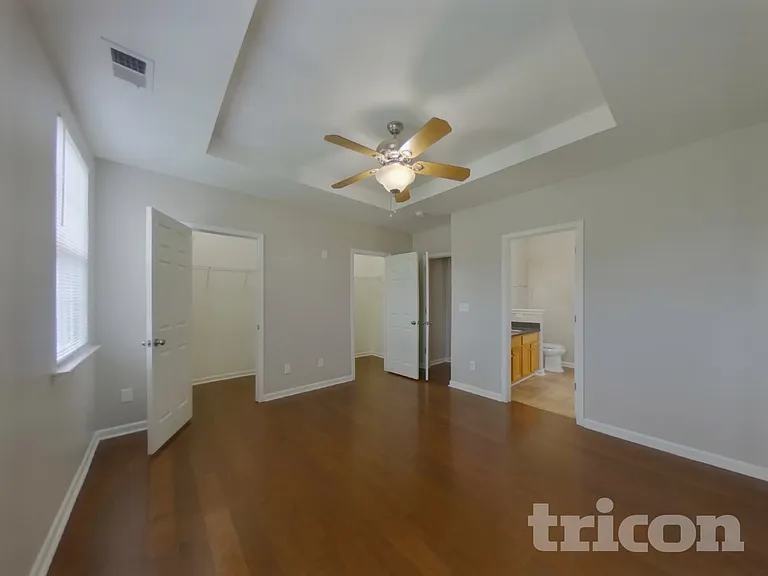 4715 Abercromby St — Photo 10