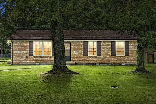 1st image of 528 Jewel Dr