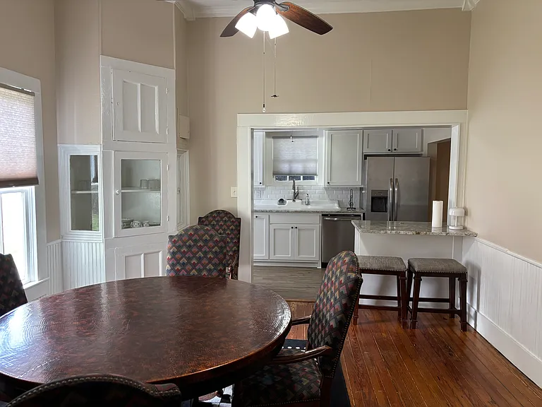 413 N Pecan St — Photo 17