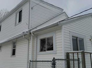 1134 Cresceus Rd, Oregon, OH 43616