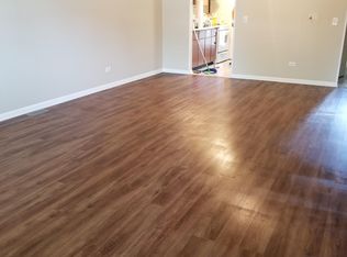 641 Dulles Rd APT A, Des Plaines, IL