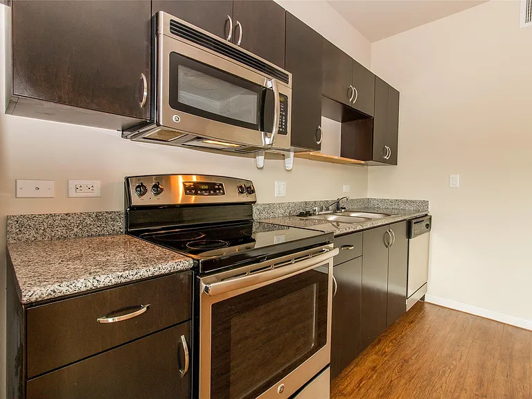 1401 E 4th St #306 — Photo 2