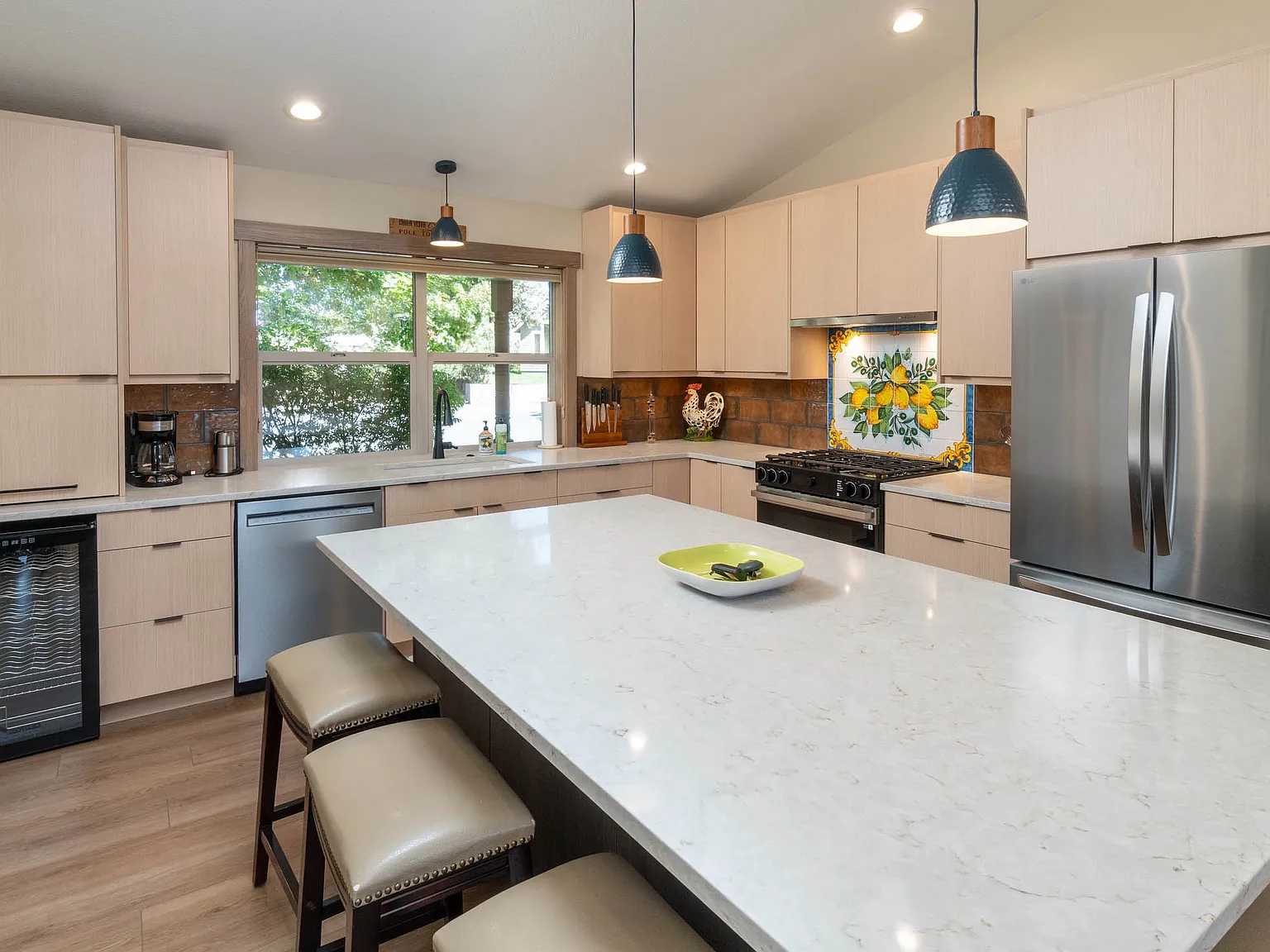 3 bed, 1660 sqft, $2,600 — Photo 4