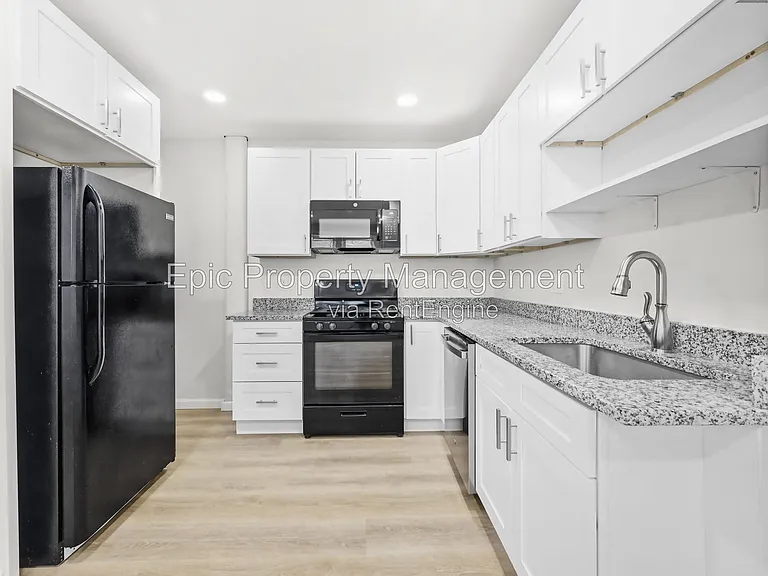 224 Stratford Rd #224 — Photo 4
