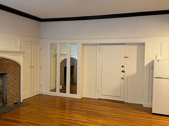 5th image of 2580 Washington St APT 2