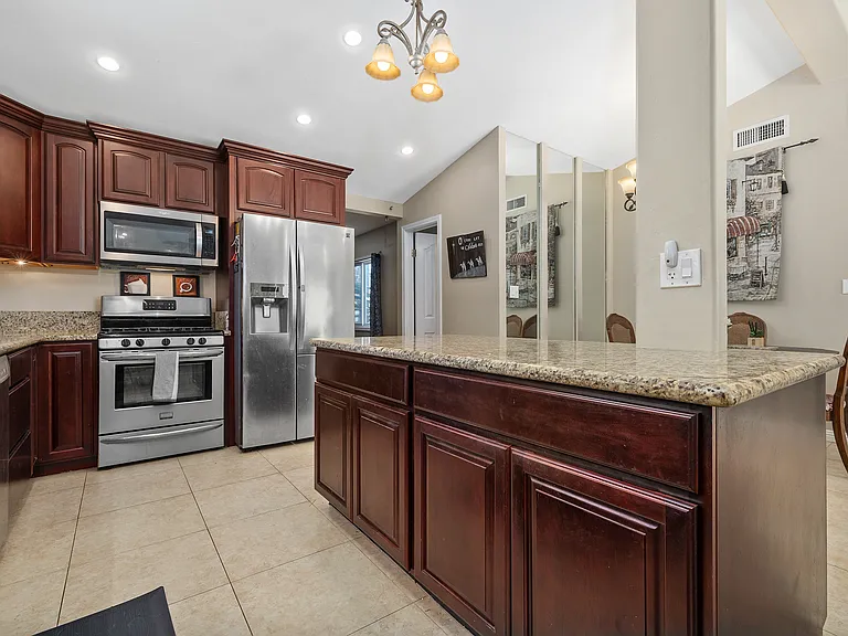 5371 Swarthmore St — Photo 13