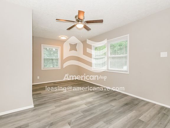 1863877_004_wm_-_living_room_12932875.jpg