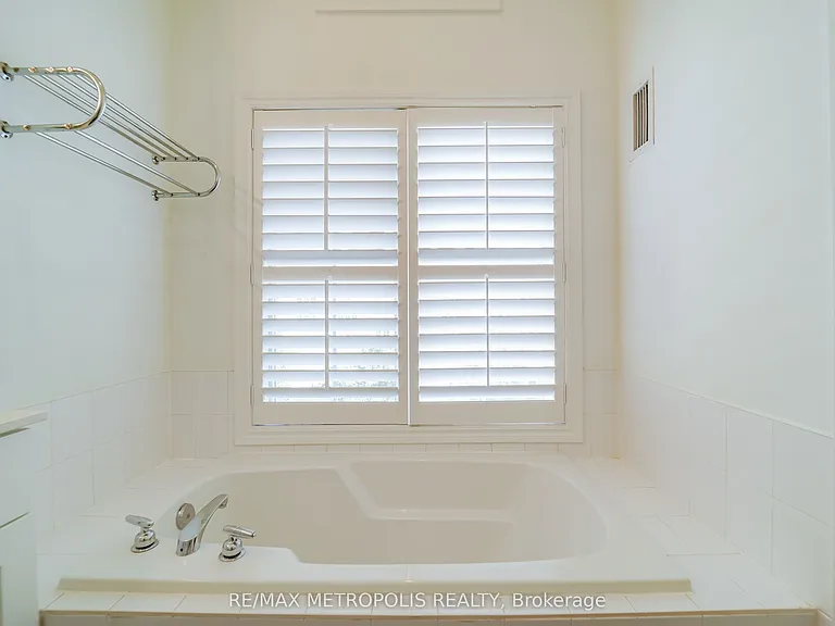 3 Rean Dr #Townhouse 13 — Photo 41