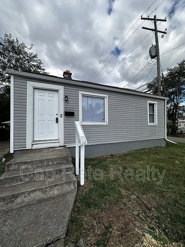 Linden — Photo 1
