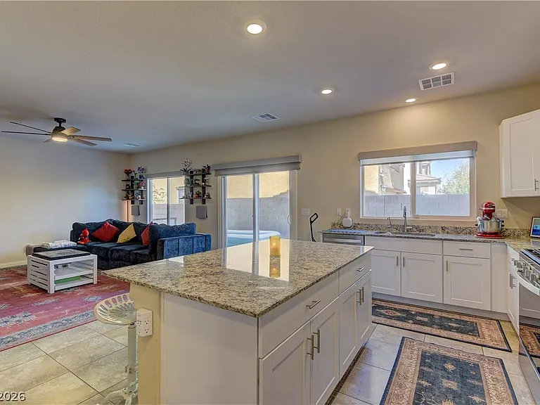 4474 Red Poppy St — Photo 9