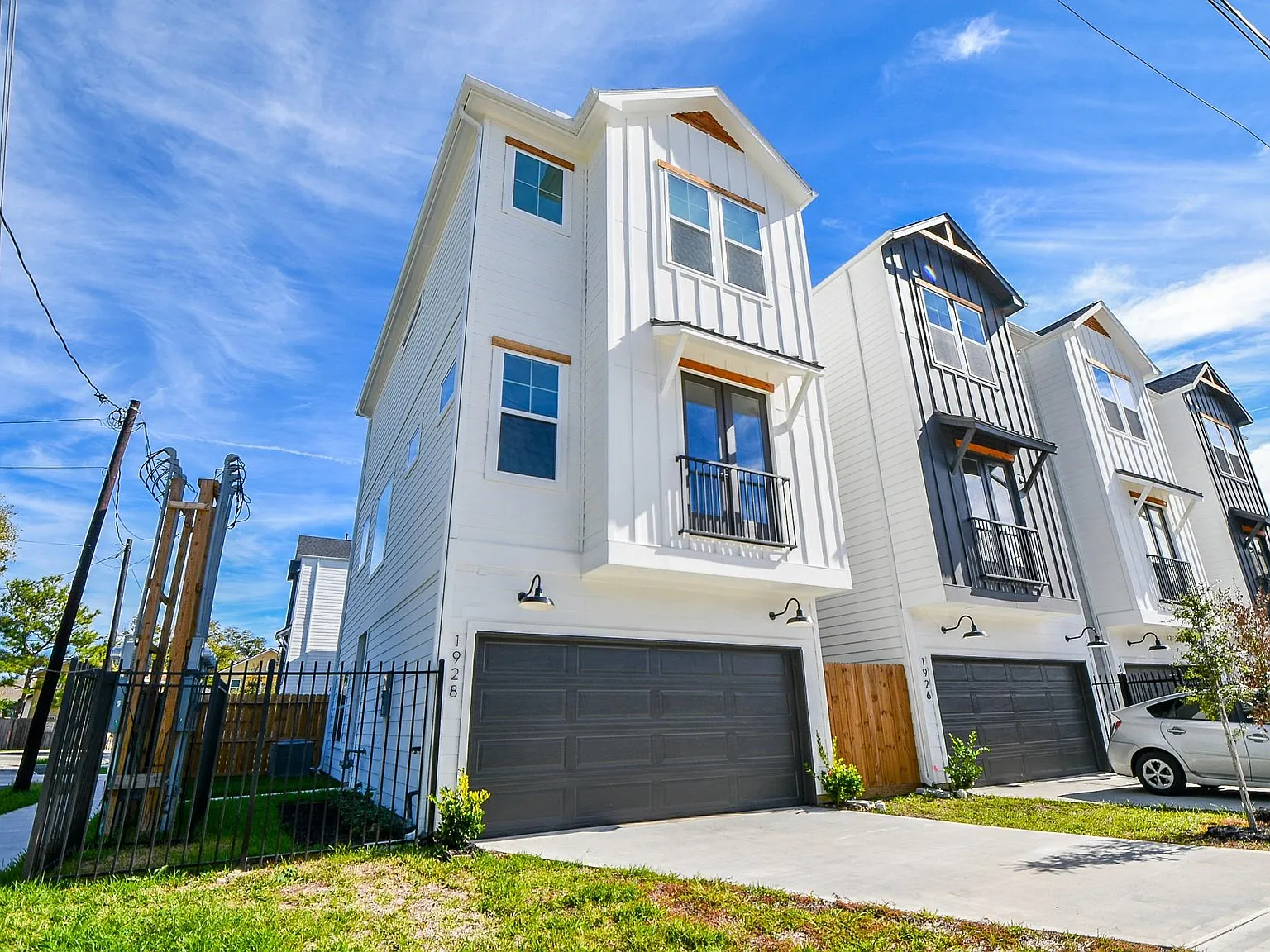 3 bed, 3.5 bath, 1795 sqft, $2,750 — Photo 2
