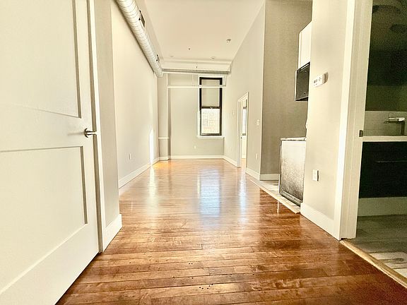 2nd image of 1519 S 17th St #211