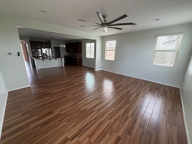 6906 S 78th Dr — Photo 11