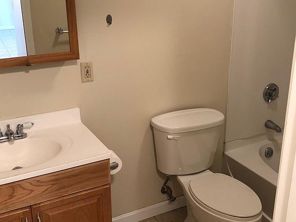 3rd image of 5 Tara Dr Unit 9
