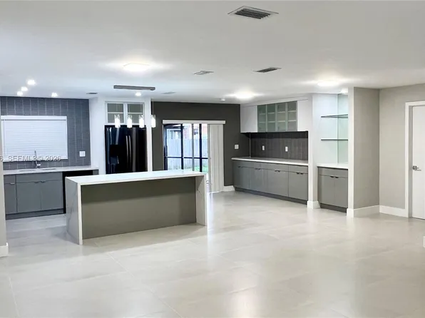 240 SE 7th St, Dania Beach, FL 33004