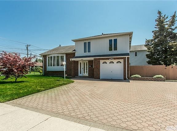 2nd image of 2628 Phyllis Dr