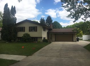 1607 American Way S, Fargo, ND 58103