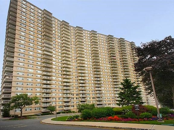 4th image of 555 North Ave APT 1U