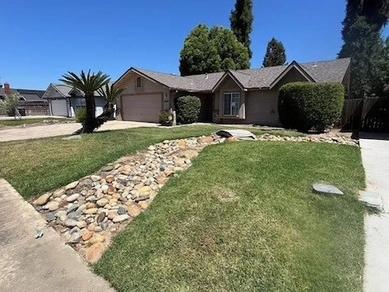 1806 E Laurel Ave — Photo 2