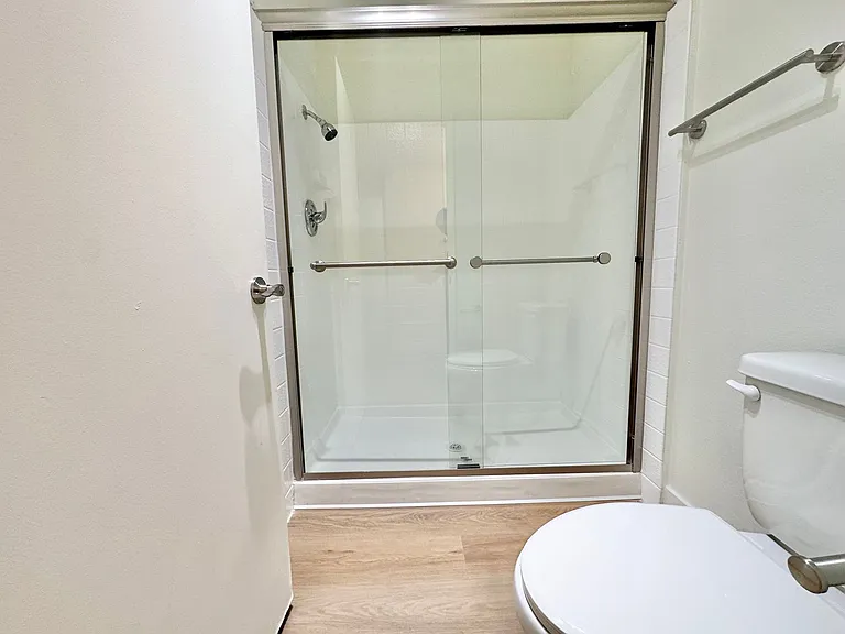 Bolsa Gardens Apartment Homes — Photo 18