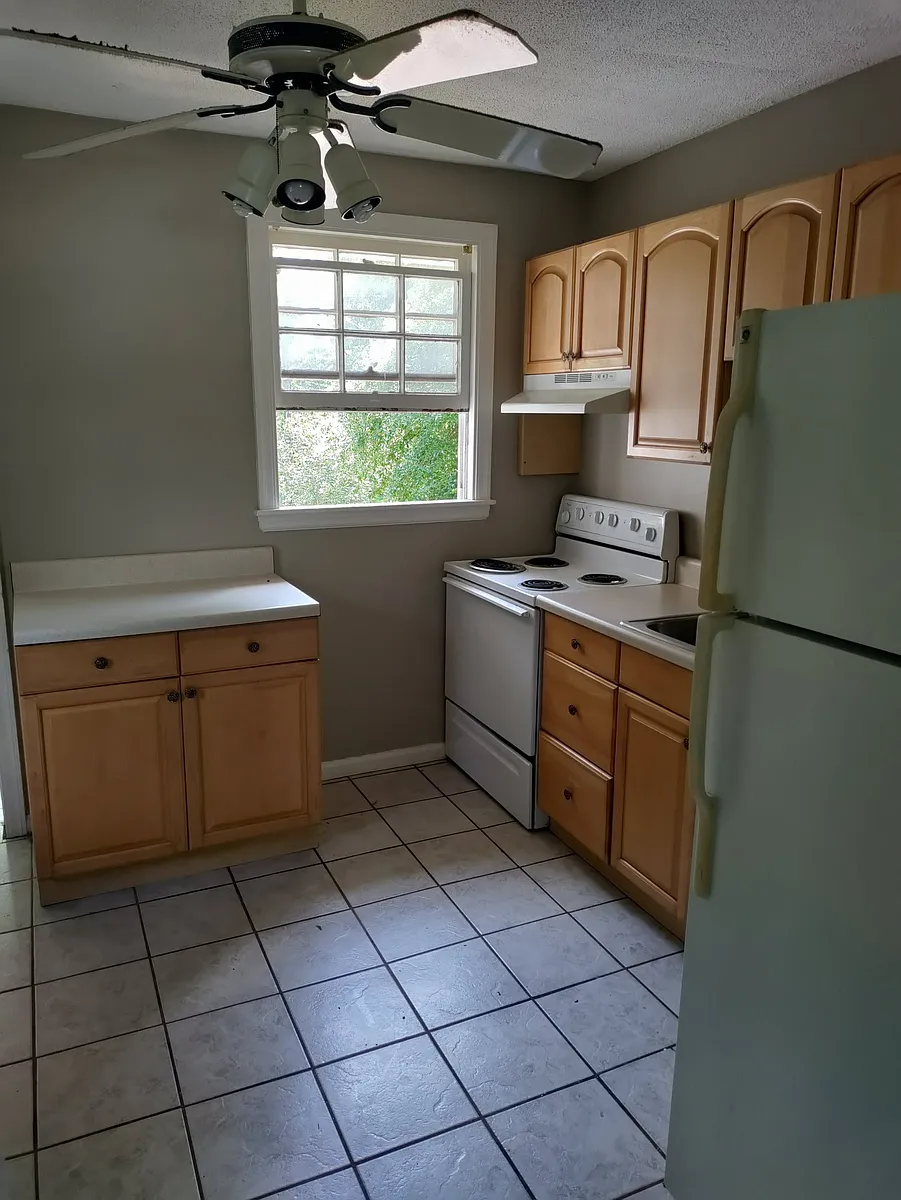 Building Photo - 1121 McDuff Ave S #2