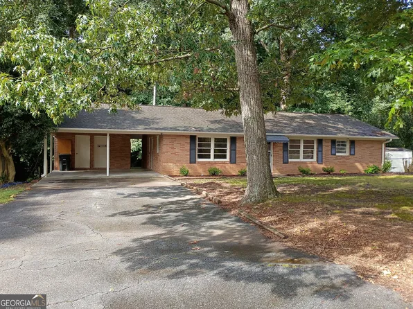 70 5th St, Hartwell, GA 30643