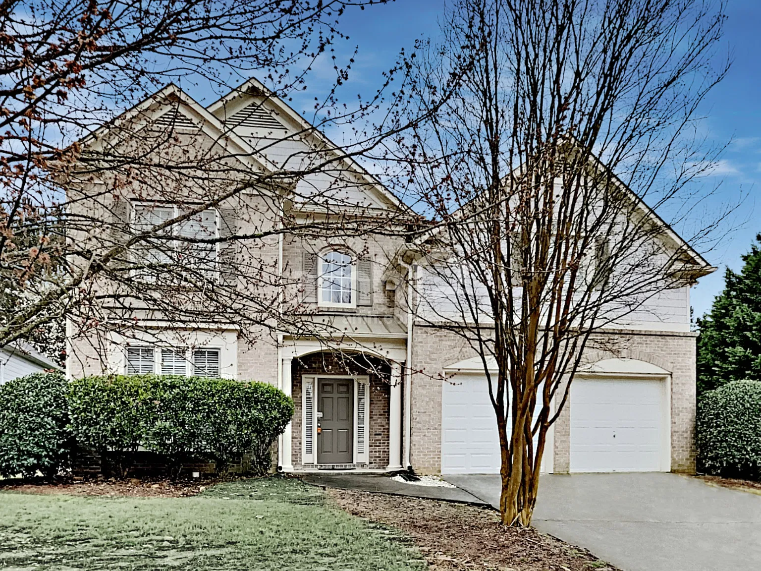 4 bed, 3.0 bath, 2826 sqft, $2,950 — Photo 1