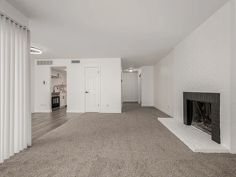 3371 S Monaco Pkwy #A — Photo 7