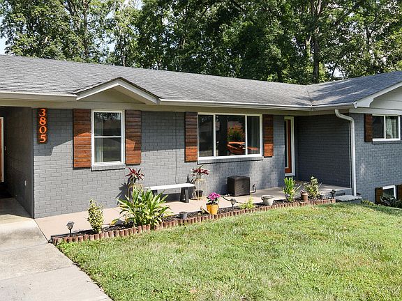 3rd image of 3805 Woodbine Cir NW
