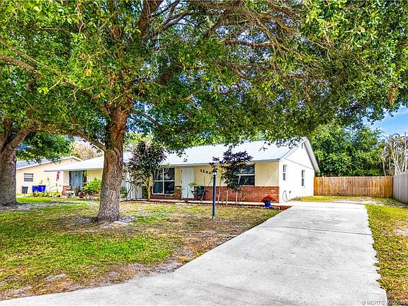 2nd image of 1240 SE Saint Lawrence Way