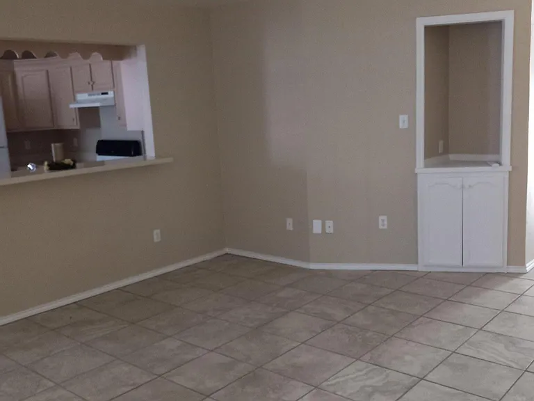 109 E Dominion Dr #B — Photo 8