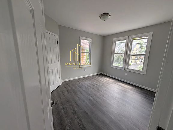 4th image of 295 S Clinton St #22