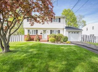 122 Throckmorton Ln, Old Bridge, NJ 08857