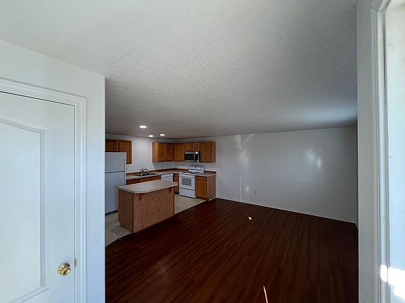 3rd image of 2521 NW Cedar Ave Unit 1-4