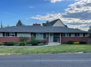 310 Crawford Ln, Yakima, WA