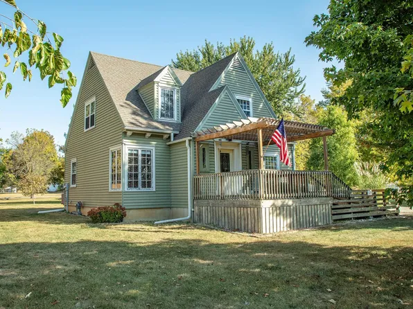 329 S Lake St, Shell Rock, IA 50670