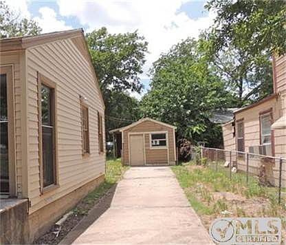 2nd image of 1143 Coombs Creek Dr