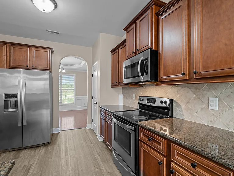 133 Lockwood Dr — Photo 14