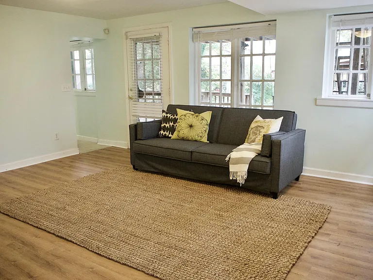 521 Boulevard Pl NE #L — Photo 1