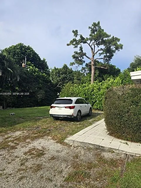 Country Club Acres 3 — Photo 3