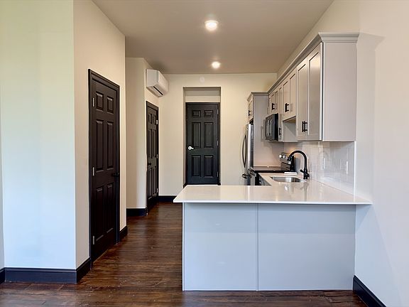 4th image of 709 N Duke St #11212362