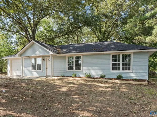 111 Oconee Dr, Huntsville, AL 35811