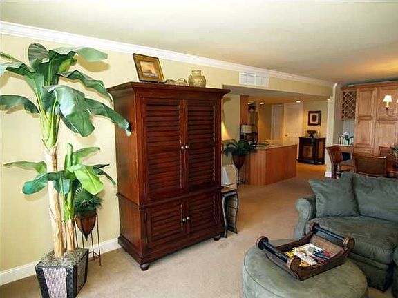 4th image of 510 Gulf Shore Dr Unit 405