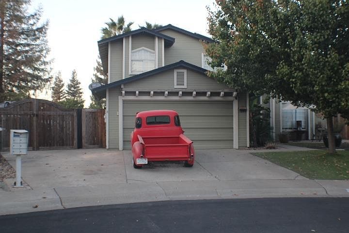 1st image of 504 Foxhollow Ct