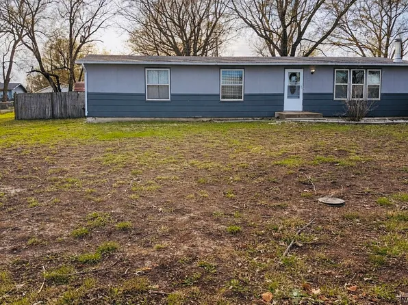 321 N Iowa St, Riley, KS 66531