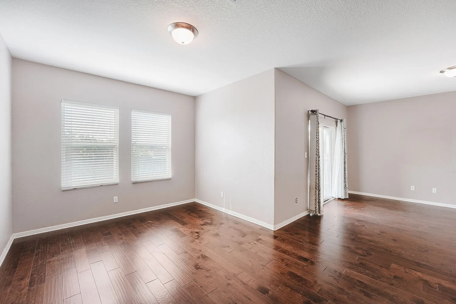 4 bed, 1785 sqft, $2,000 — Photo 2