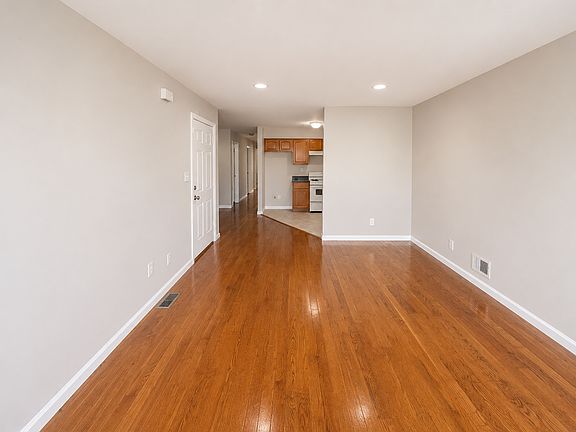2nd image of 323 S Park St #1