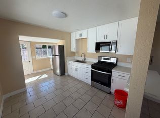 129 Smilax Rd, Vista, CA 92083